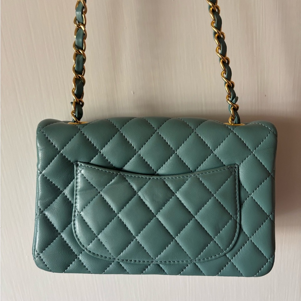 Luxurious Green Quilted Shoulder Bag with Chain Strap